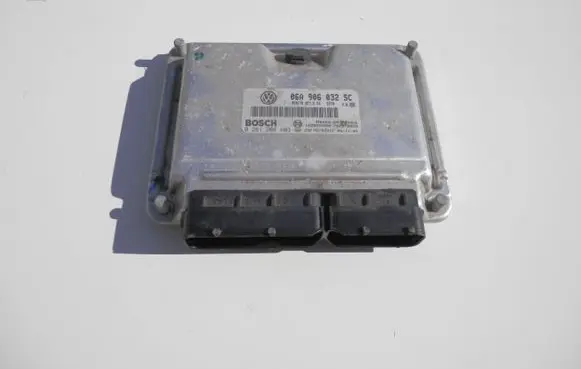 Volkswagen New Beetle Engine control unit/module 06A906032SC
