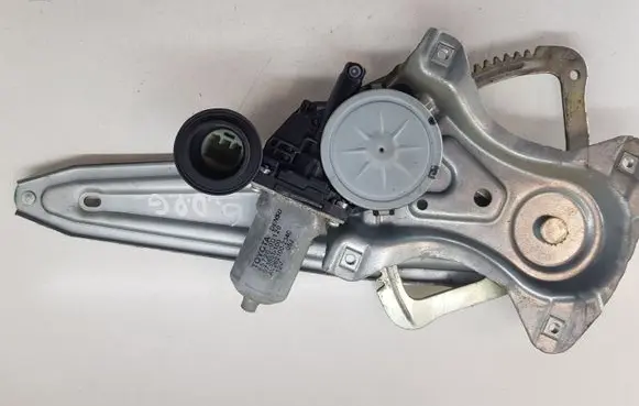 Toyota Auris 150 Rear door window regulator with motor 857200D120