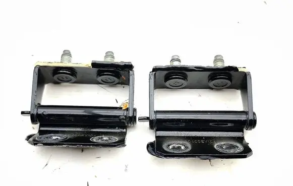 Tailgate/trunk/boot hinge