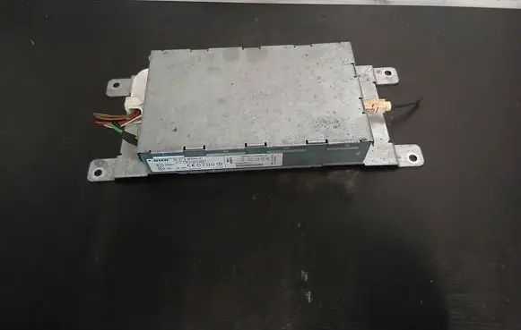 BMW 5 E60 E61 Aerial antenna amplifier 6953044