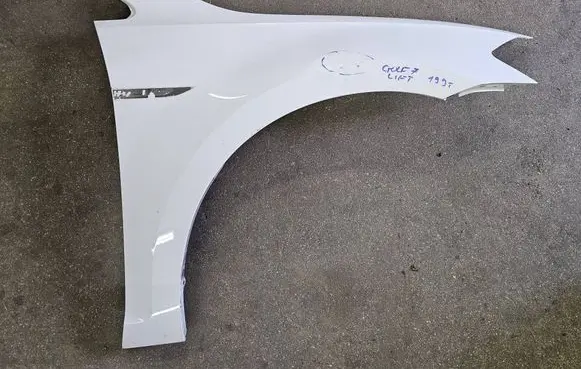 Volkswagen Golf VII Fender
