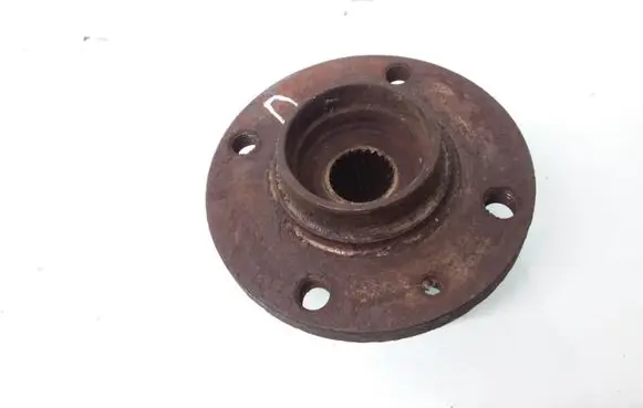 Volkswagen Vento Front wheel hub