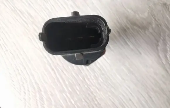 Volvo V70 Fuel pressure regulator 0281002527 010526 6002527