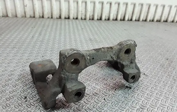 BMW 5 E39 Brake caliper pad carrier rear 