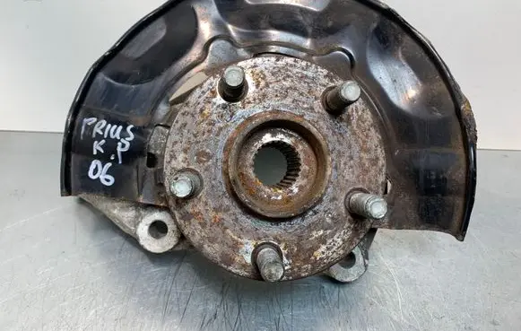 Toyota Prius (XW20) Front wheel hub