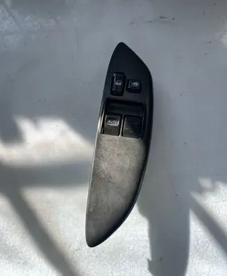 Toyota Yaris Quarter vent window switch 62636