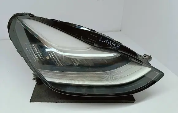 Tesla Model 3 Headlight/headlamp 107737640B L1793 111079600D