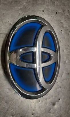 Toyota Auris E180 Manufacturer badge logo/emblem 7531033010