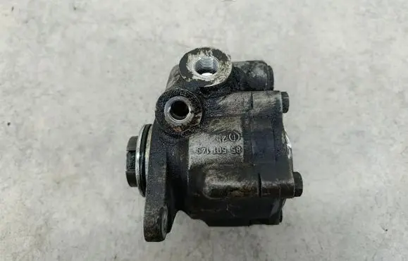Renault Master II Power steering pump 7700300535E