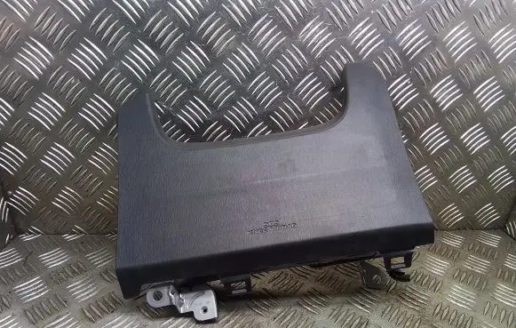 Toyota Prius+ (ZVW40) Knee airbag 