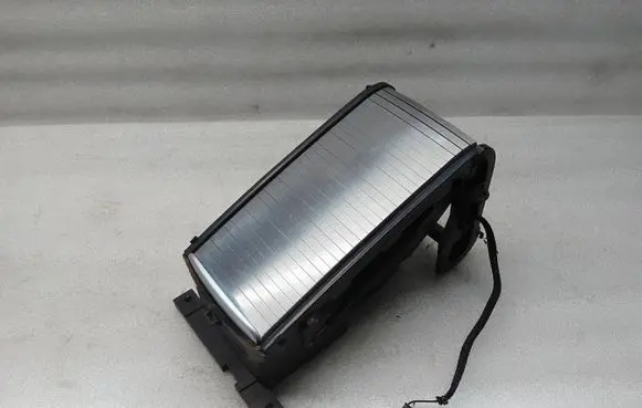 Volvo V70 Glove box 30643625