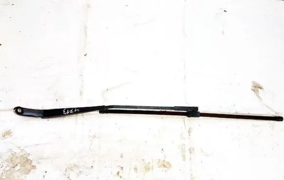 Peugeot 407 Front wiper blade arm
