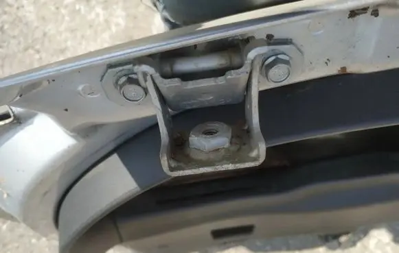 Alfa Romeo 147 Tailgate/trunk/boot hinge