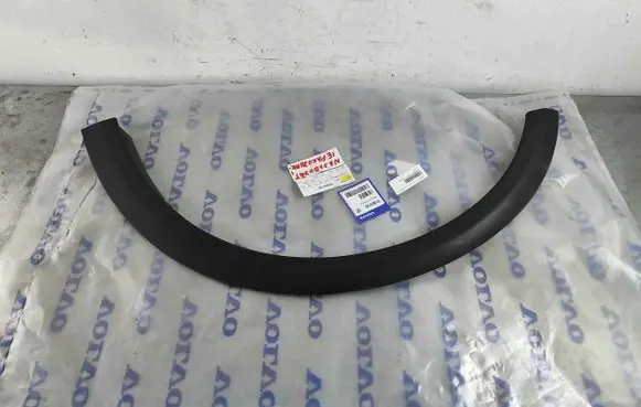 Volvo C30 Rear arch trim 31283136 30744044