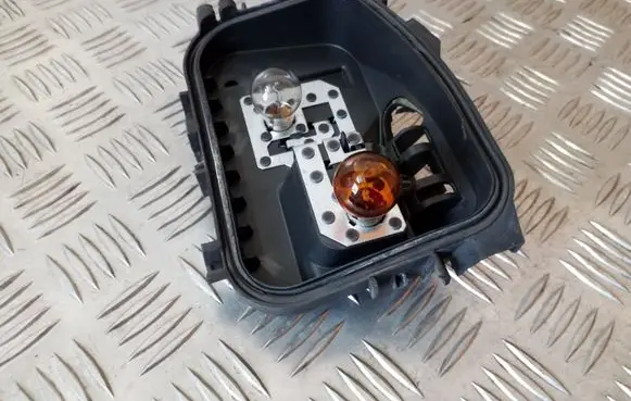 Volkswagen Sharan Tail light bulb cover holder 7N0945257