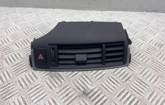 Toyota Verso Dash center air vent grill 556700F060 556700F030 556700F060B0