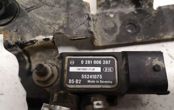 Opel Combo D Exhaust gas pressure sensor 0281006287 55241075