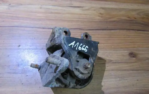 Ford Mondeo MK II Engine mount bracket 93bb6p092cf