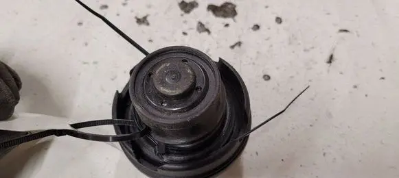 Volkswagen Transporter - Caravelle T5 Fuel tank filler cap 1J0201553Q