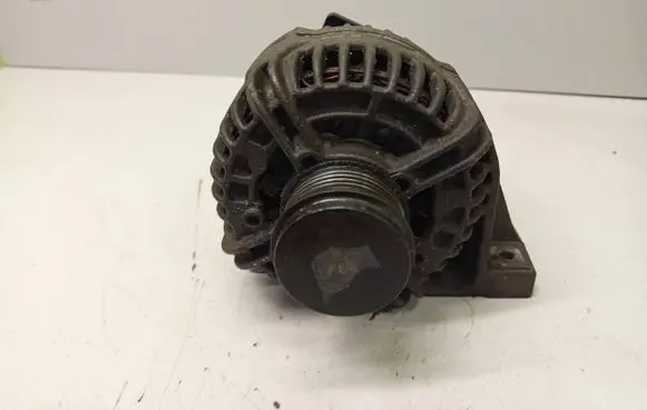 Volvo XC90 Generator/alternator 30658085 0124525060