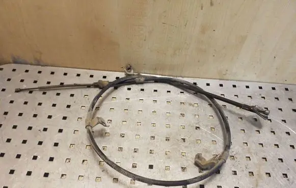 Handbrake/parking brake wiring cable