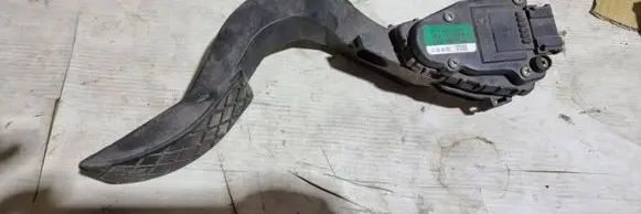 Audi A4 S4 B6 8E 8H Accelerator throttle pedal 8E2721523A 6PV00802608