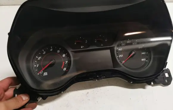 Chevrolet Camaro Speedometer (instrument cluster) 84367649