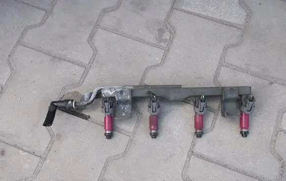 Mazda 3 I Fuel main line pipe LISTWAWTRYSKOWA