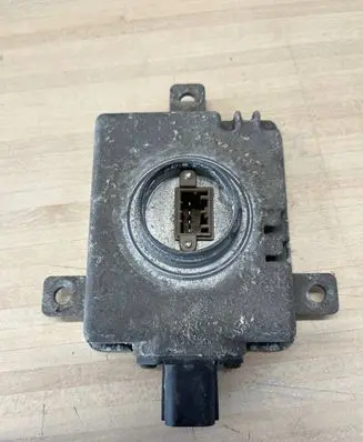 Mitsubishi Pajero Xenon control unit/module W3T193718425 W3T19371