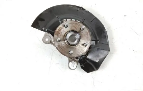 Toyota RAV 4 (XA50) Front wheel hub
