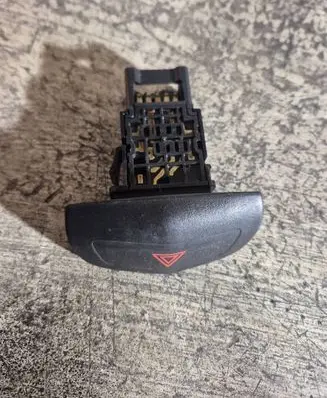 Nissan Primera Hazard light switch 06016