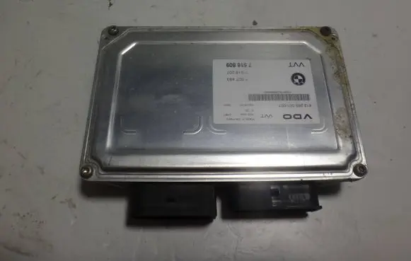 BMW 3 E46 Engine control unit/module 7516809