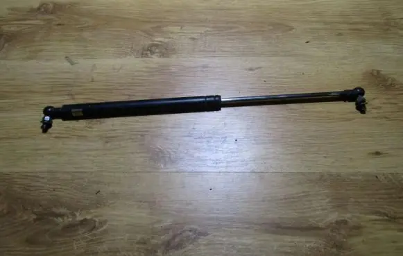 Mitsubishi Colt Tailgate/trunk strut/damper
