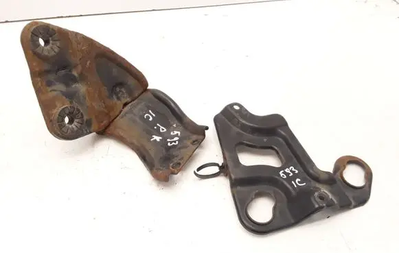 Honda Accord Intercooler pipe mounting bracket 