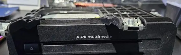 Audi RS4 Navigation unit CD/DVD player brak