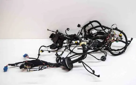 Renault Zoe Engine installation wiring loom 403880118R 243111628R