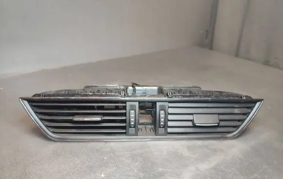 Skoda Superb B8 (3V) Dash center air vent grill 3V0820951C