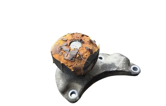 Audi A6 S6 C6 4F Engine mounting bracket 4F0199343M