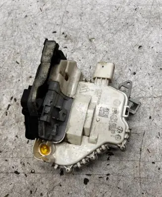 Audi Q7 4L Front door lock 8J1837015D