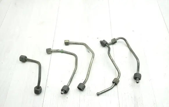 Volvo C30 Fuel injector supply line/pipe 