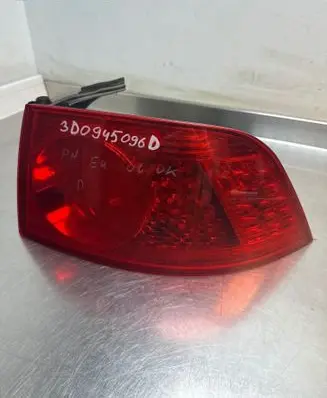 Volkswagen Phaeton Rear/tail lights 3D0945096D