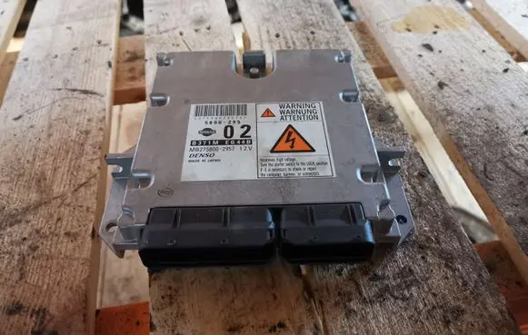 Nissan X-Trail T30 Engine control unit/module B371MEQ44B