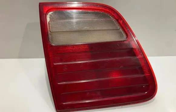 Mercedes-Benz E W210 Tailgate rear/tail lights A2108202364 3067