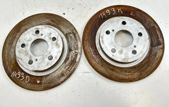 Toyota Avensis T270 Rear brake disc