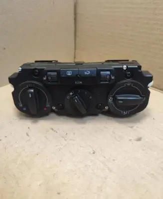 Volkswagen Golf V Climate control unit 743138