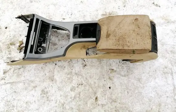 Mitsubishi Pajero Armrest 51168402933 826081515