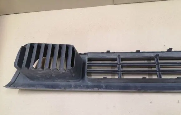 Volkswagen Transporter - Caravelle T5 Front bumper lower grill 7H0807719