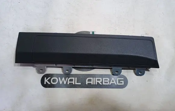 Mercedes-Benz A W176 Knee airbag A1768600000
