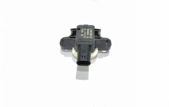 Mercedes-Benz CLA C117 X117 W117 Airbag deployment crash/impact sensor A1668210351