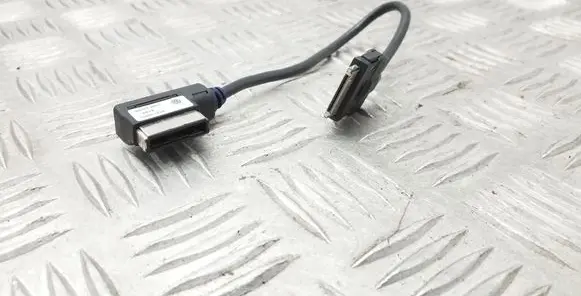 Volkswagen PASSAT B7 CD changer wiring 000051446C